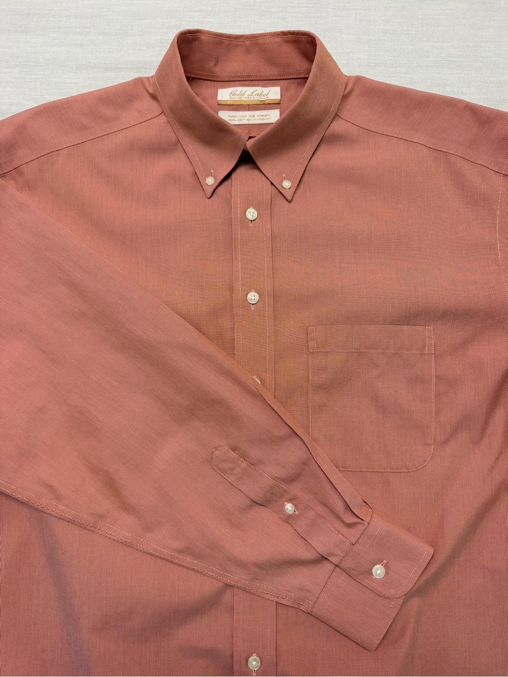 Roundtree & Yorke Men's Button-Down Shirt in Dusty Rose